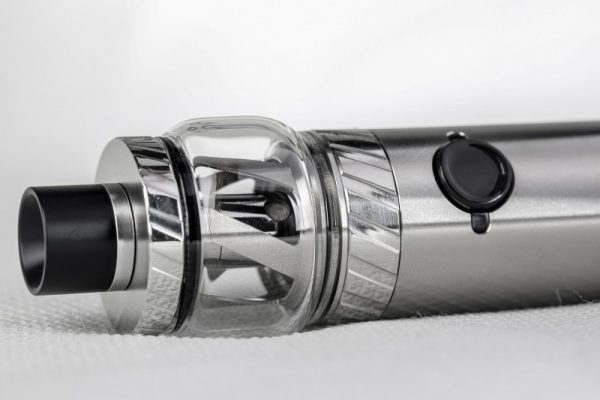 e-cig-vape-pen e-cig vape pen closeup